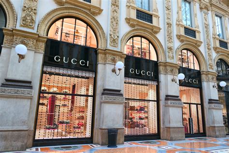 gucci first store in the world